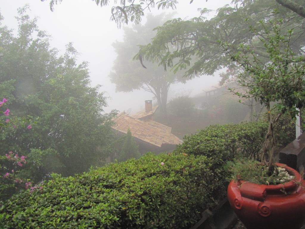Hotel Pousada Shangri-La Serra Negra  Luaran gambar